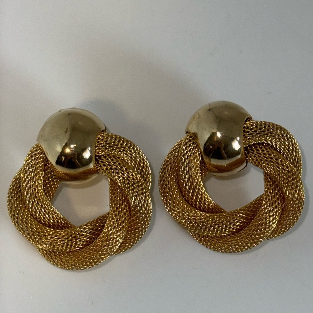 Vintage Avon Woven Mesh Door Knocker Clip On Earrings Gold Tone - Picture 4 of 8